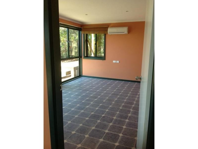 Hunchy QLD 4555