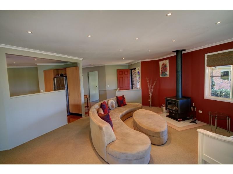 5 Glasshouse Parade, Maleny QLD 4552