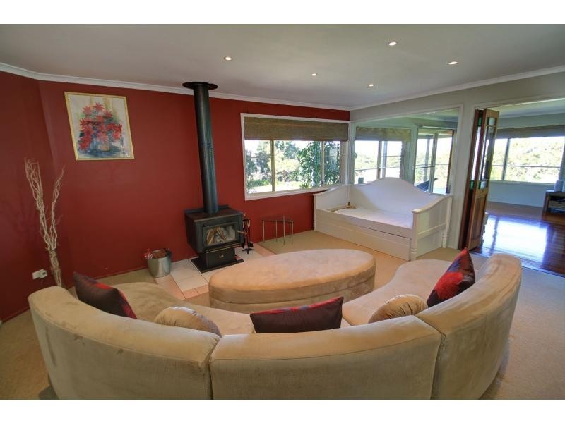 5 Glasshouse Parade, Maleny QLD 4552