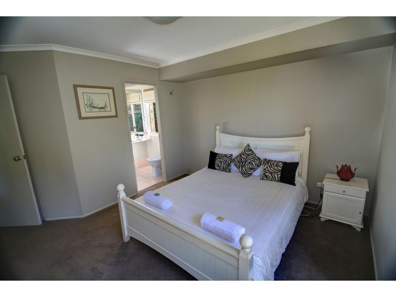 5 Glasshouse Parade, Maleny QLD 4552