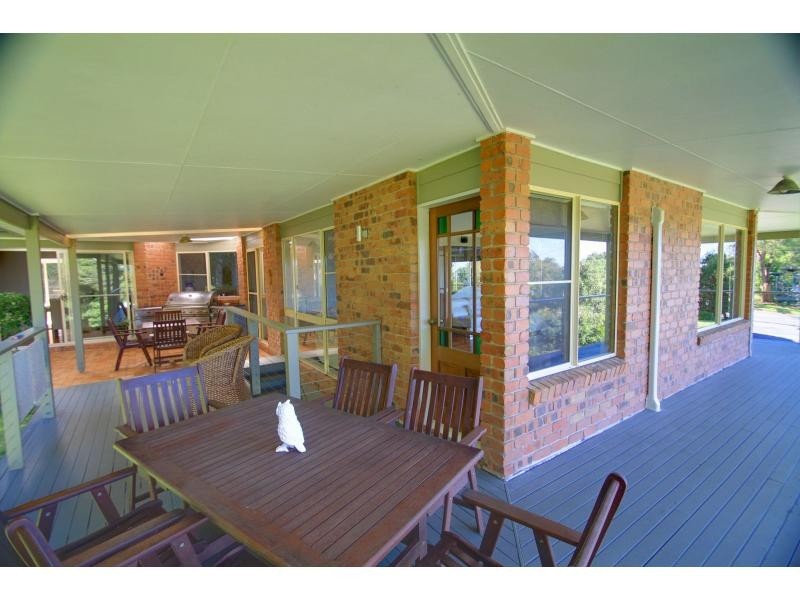 5 Glasshouse Parade, Maleny QLD 4552