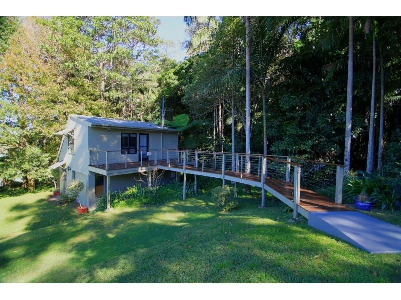 5 Glasshouse Parade, Maleny QLD 4552