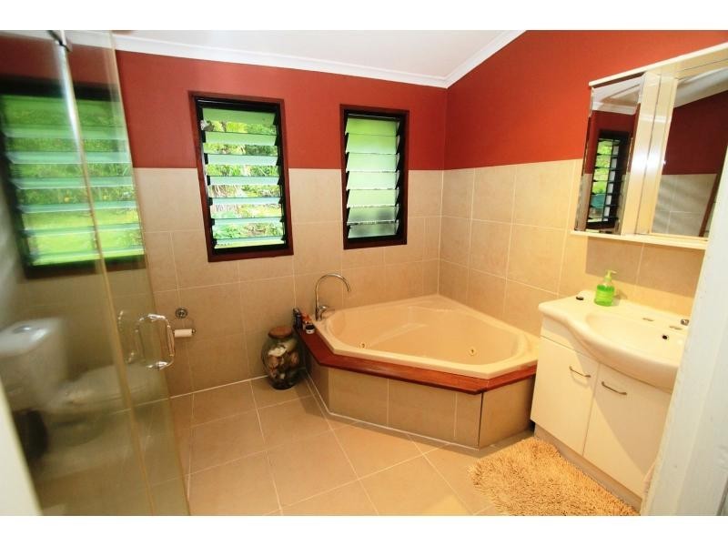 253 Hovard Road, Bald Knob QLD 4552