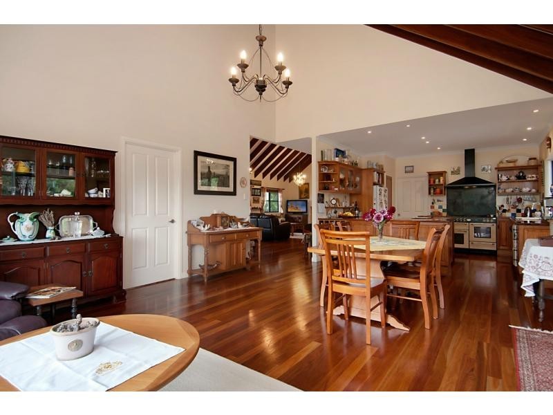 8 Lansdowne Rise, Maleny QLD 4552