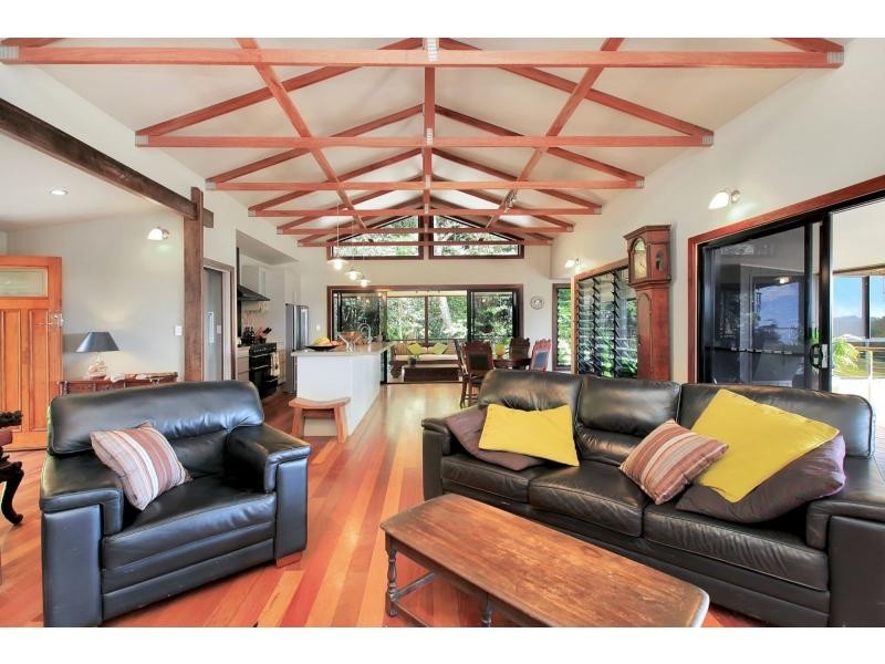 576 Mountain View Road, Maleny QLD 4552