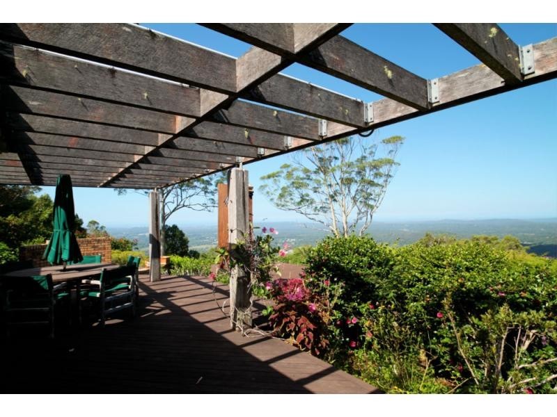 4 Boongala Avenue, Montville QLD 4560