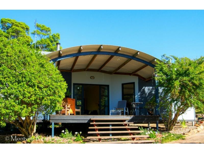 8 Leigha Place, Kureelpa QLD 4560