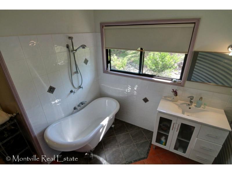 8 Leigha Place, Kureelpa QLD 4560