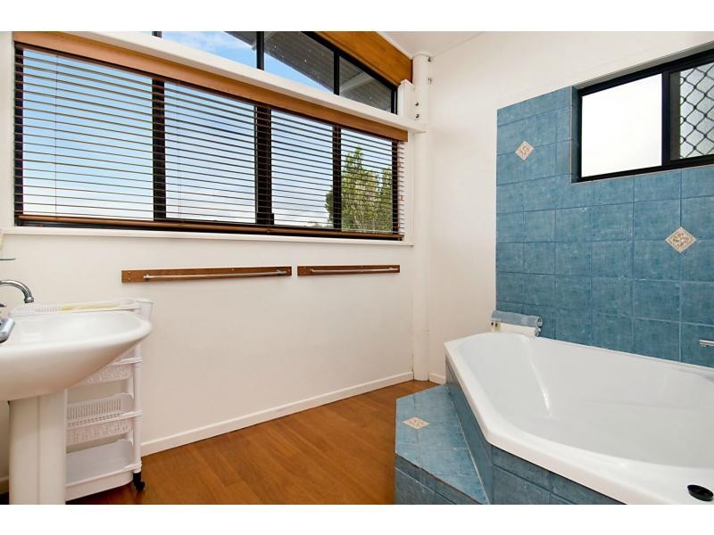 35 Ringwood Lane, Mapleton QLD 4560