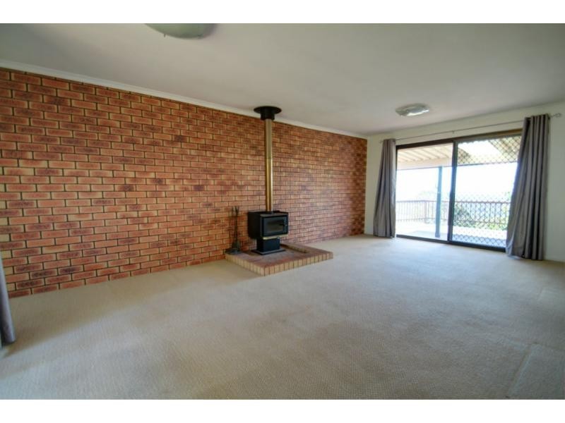 25 Flaxton Drive, Mapleton QLD 4560