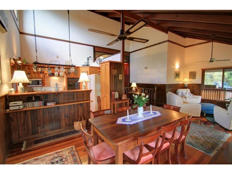 411 Hunchy Road, Hunchy QLD 4555