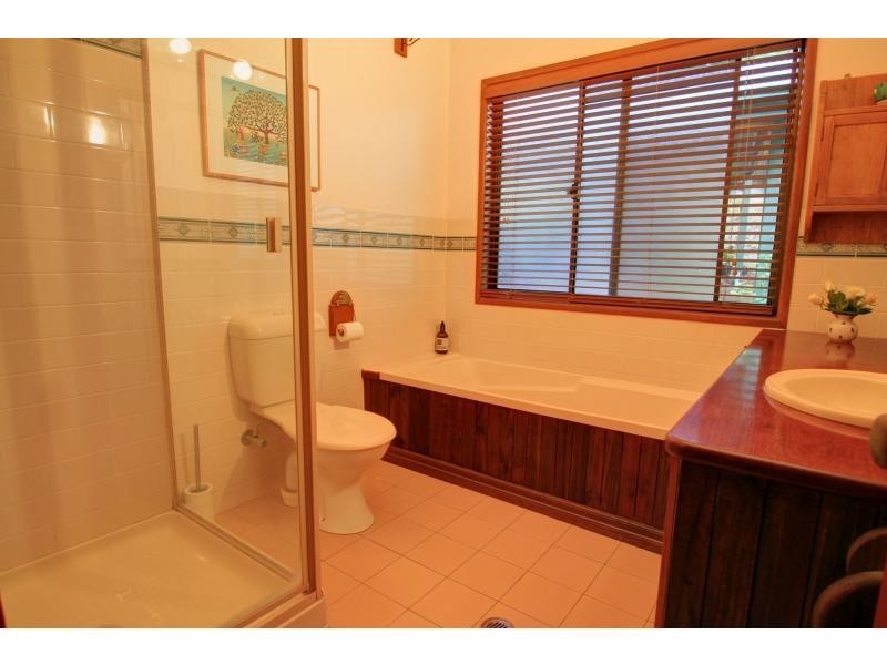 411 Hunchy Road, Hunchy QLD 4555