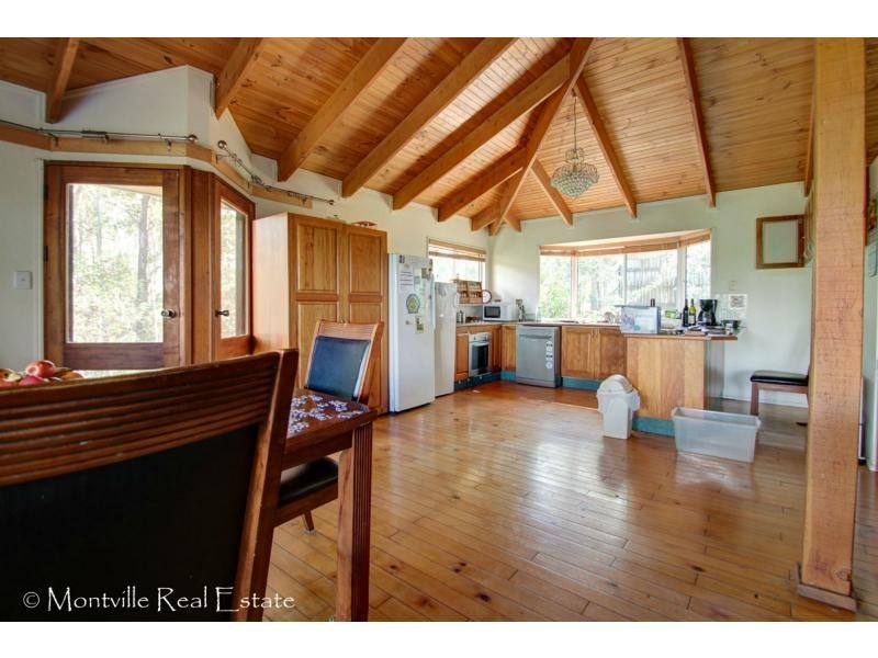 270 Hunchy Road, Hunchy QLD 4555