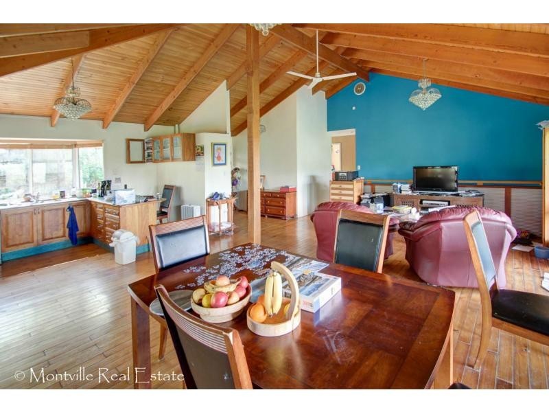 270 Hunchy Road, Hunchy QLD 4555