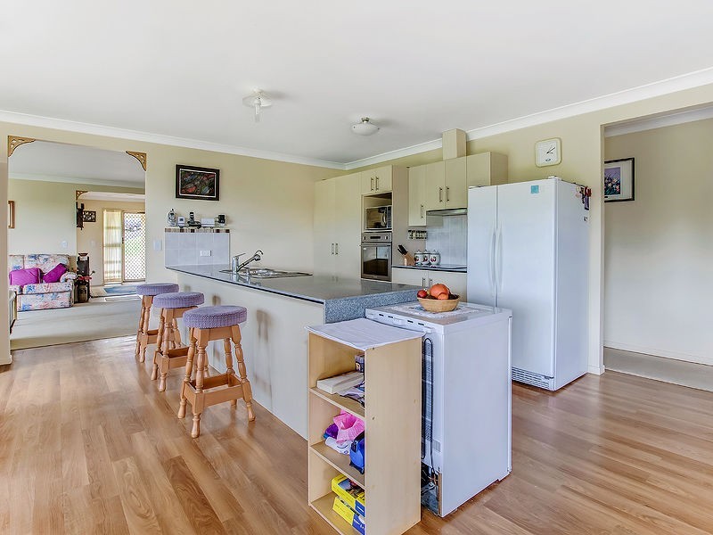 9 Summit Street, Flaxton QLD 4560