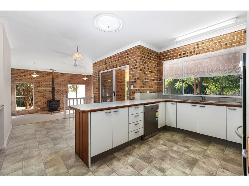 20 Rainbow Park Drive, Mapleton QLD 4560