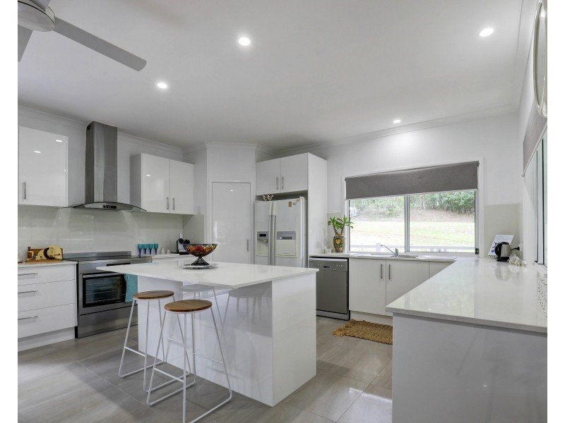 15-17 Hillfoot Lane, Montville QLD 4560