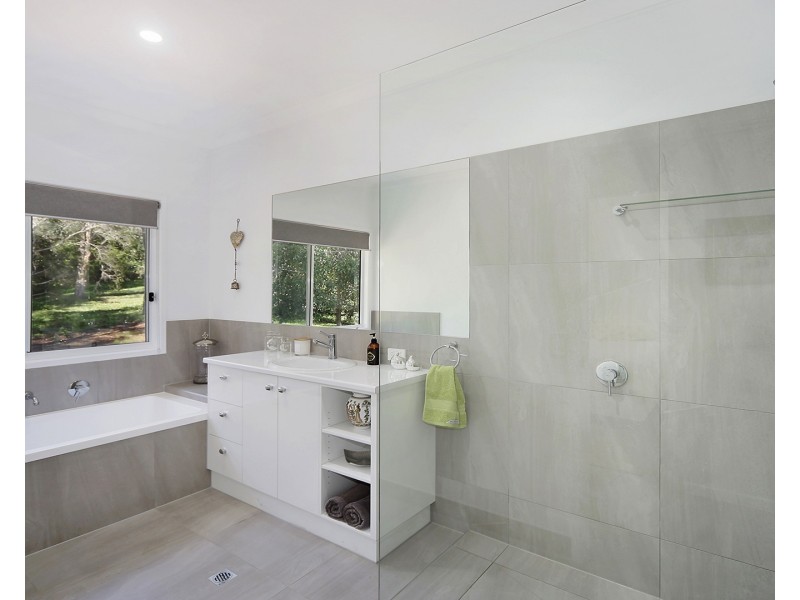 15-17 Hillfoot Lane, Montville QLD 4560
