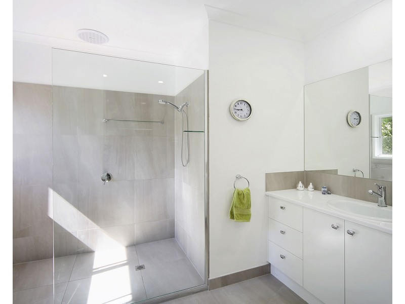 15-17 Hillfoot Lane, Montville QLD 4560