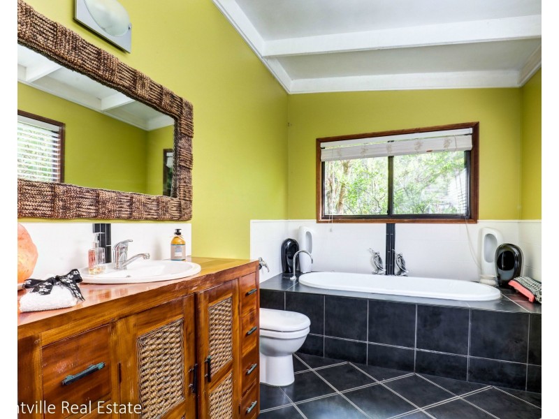 284 Flaxton Mill Rd, Flaxton QLD 4560