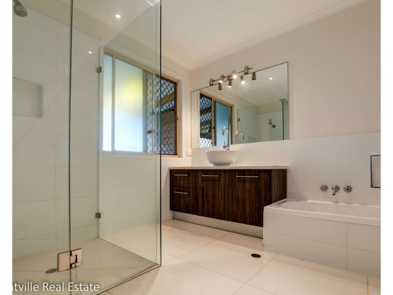 31 Kirbys Rd, Palmwoods QLD 4555