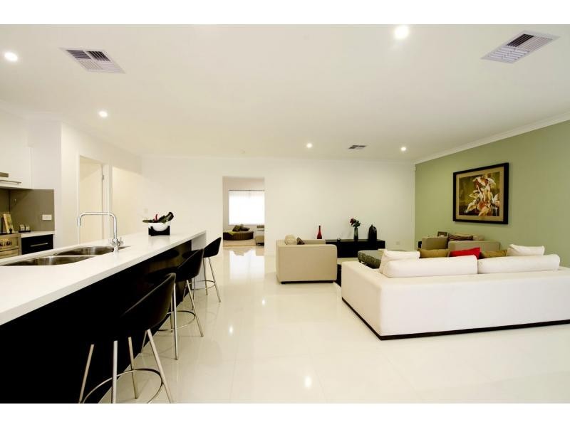 4 Wildwood Crescent, Jimboomba QLD 4280