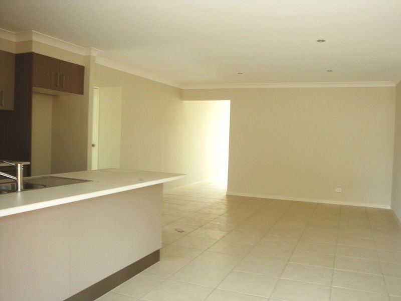 51 Grand Terrace, Waterford QLD 4133