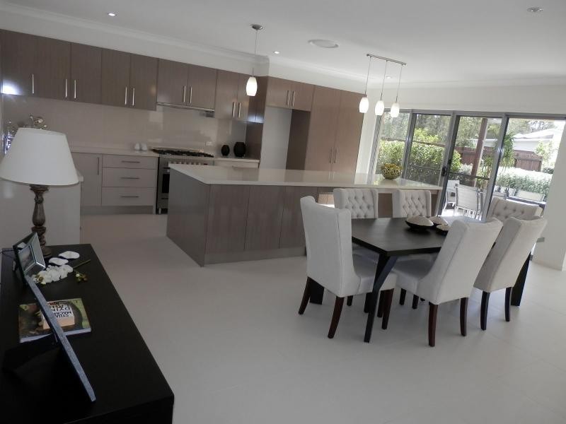 21 Bunderoo Circuit, Gainsborough Greens, Pimpama QLD 4209