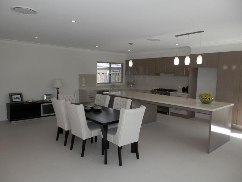 21 Bunderoo Circuit, Gainsborough Greens, Pimpama QLD 4209