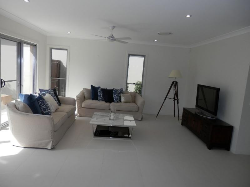 21 Bunderoo Circuit, Gainsborough Greens, Pimpama QLD 4209