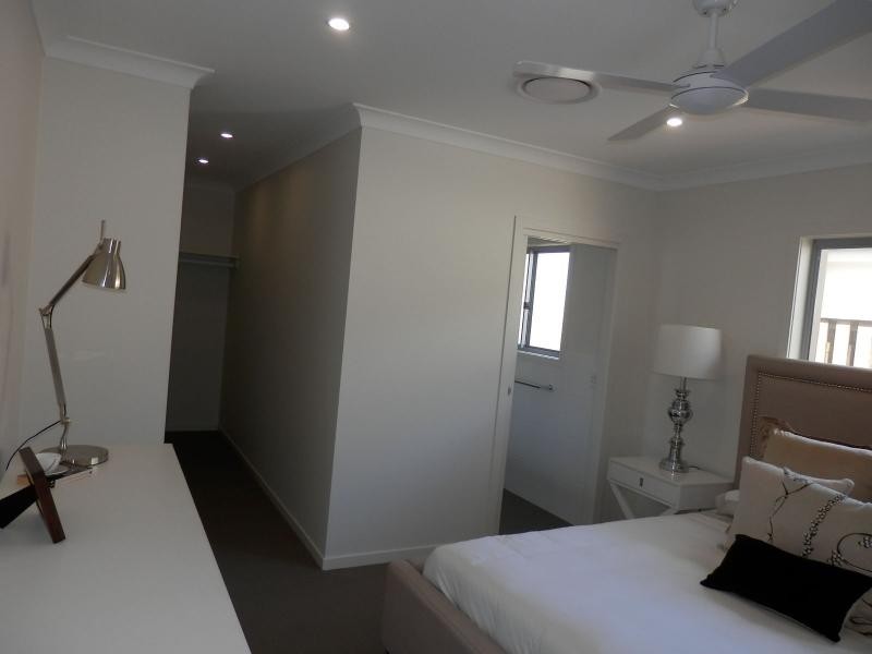 21 Bunderoo Circuit, Gainsborough Greens, Pimpama QLD 4209