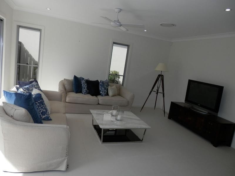 21 Bunderoo Circuit, Gainsborough Greens, Pimpama QLD 4209