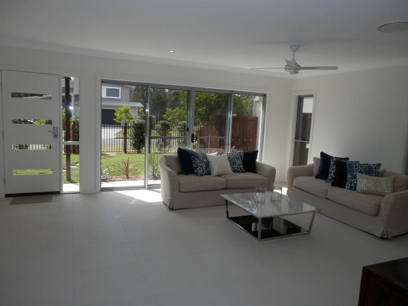 21 Bunderoo Circuit, Gainsborough Greens, Pimpama QLD 4209