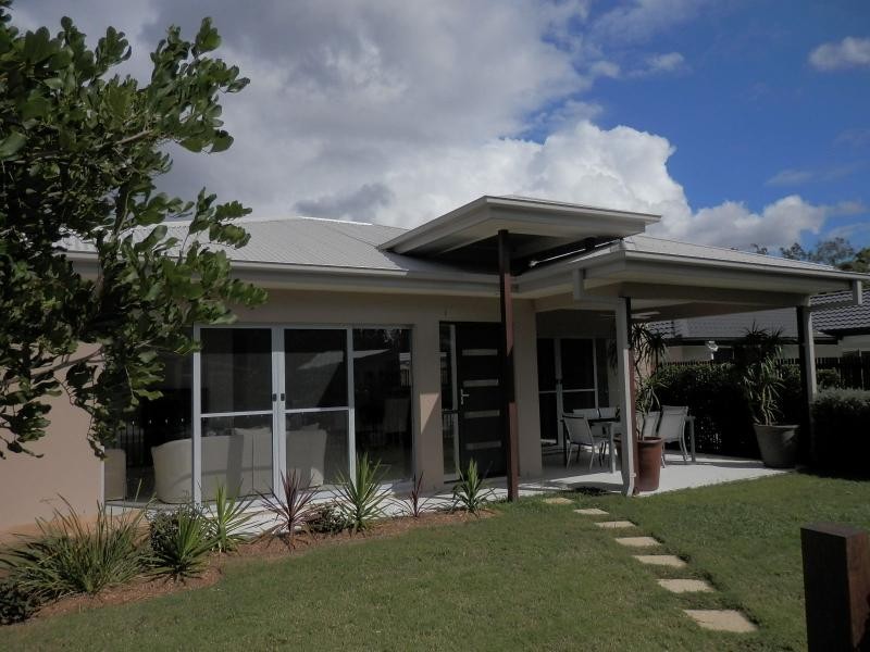 21 Bunderoo Circuit, Gainsborough Greens, Pimpama QLD 4209