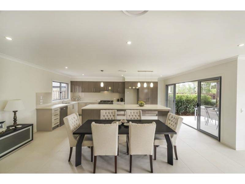 21 Bunderoo Circuit, Gainsborough Greens, Pimpama QLD 4209