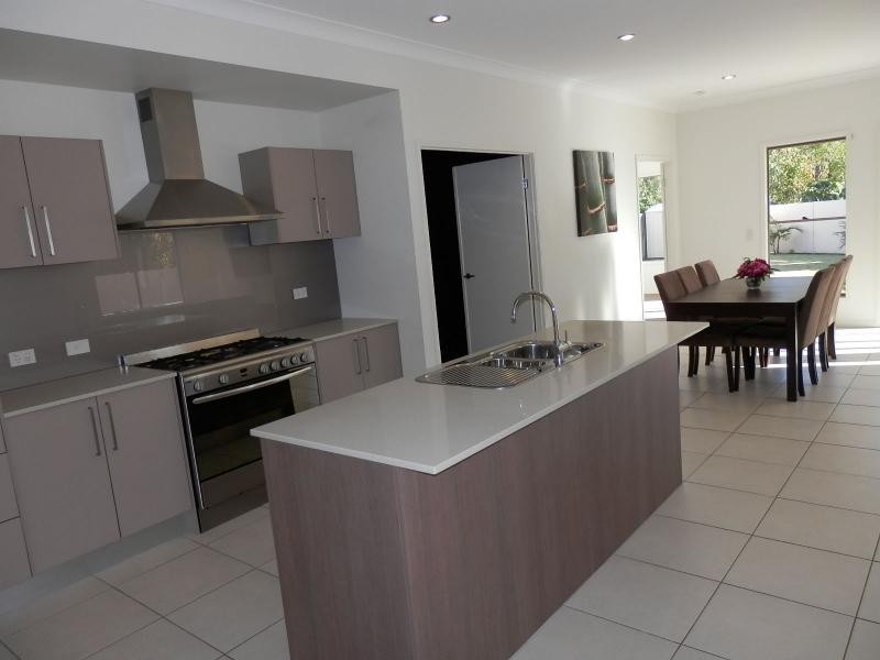33 Plantation Crescent, Riverstone Crossing, Maudsland QLD 4210