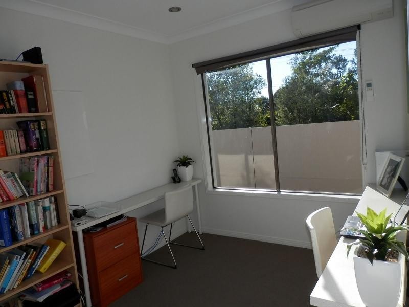 33 Plantation Crescent, Riverstone Crossing, Maudsland QLD 4210