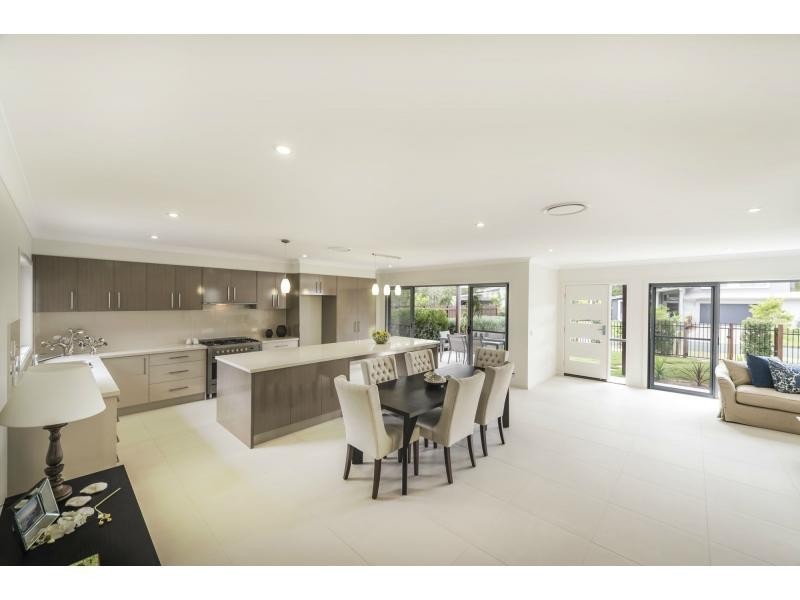 21 Bunderoo Circuit, Gainsborough Greens, Pimpama QLD 4209