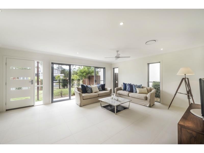 21 Bunderoo Circuit, Gainsborough Greens, Pimpama QLD 4209