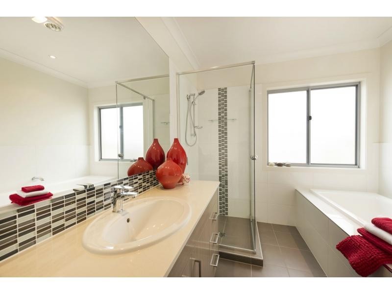 21 Bunderoo Circuit, Gainsborough Greens, Pimpama QLD 4209