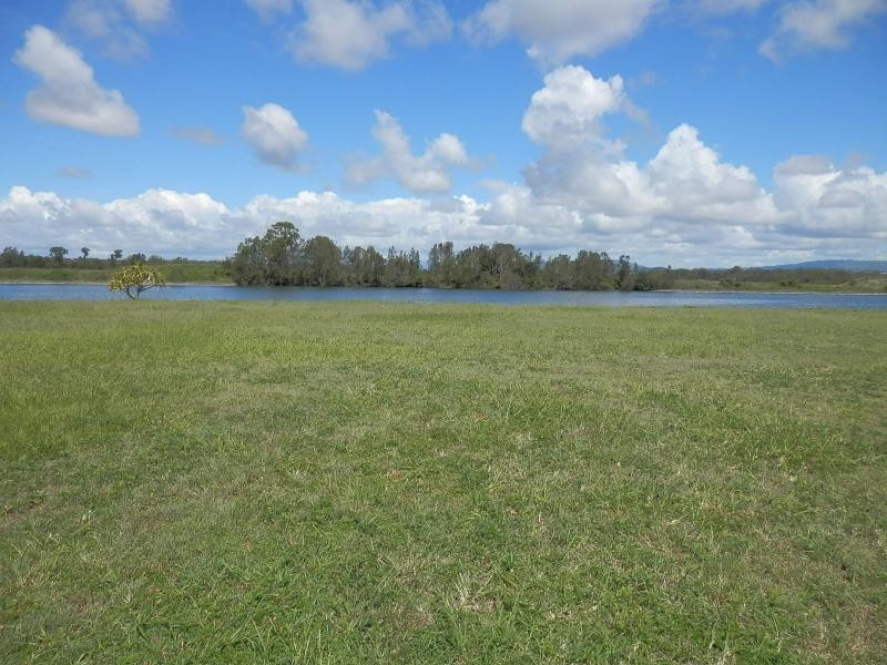 13 Pearl Beach Drive, Oyster Cove, Helensvale QLD 4212