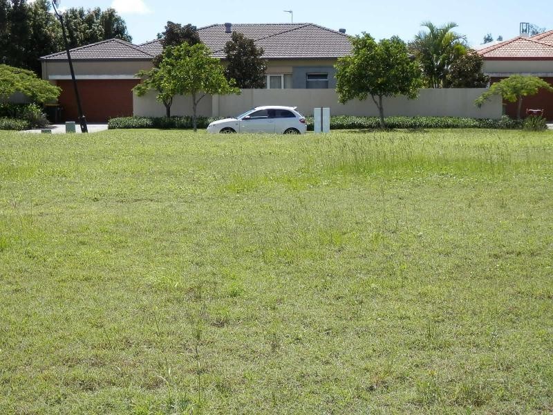 13 Pearl Beach Drive, Oyster Cove, Helensvale QLD 4212