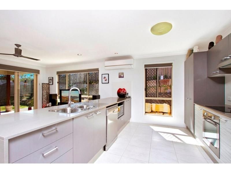 2 Hoop Pine Street, Mount Cotton QLD 4165