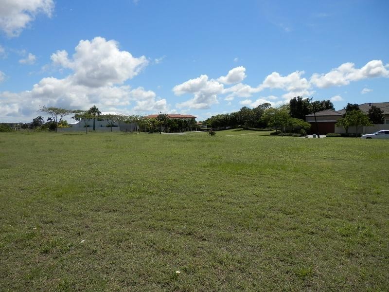 13 Pearl Beach Drive, Oyster Cove, Helensvale QLD 4212