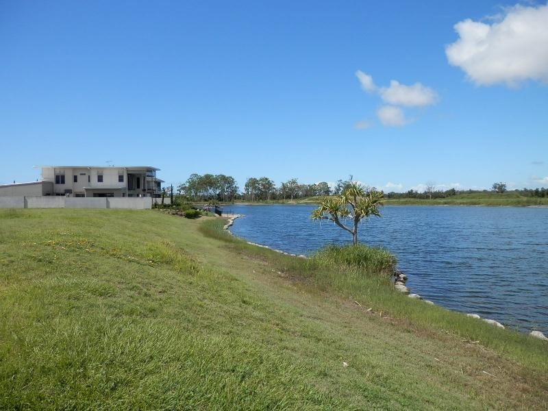 13 Pearl Beach Drive, Oyster Cove, Helensvale QLD 4212