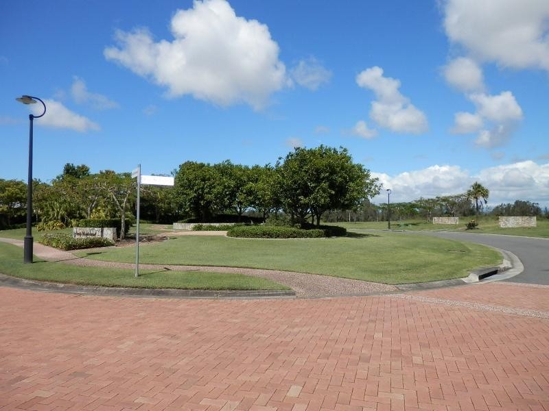 13 Pearl Beach Drive, Oyster Cove, Helensvale QLD 4212