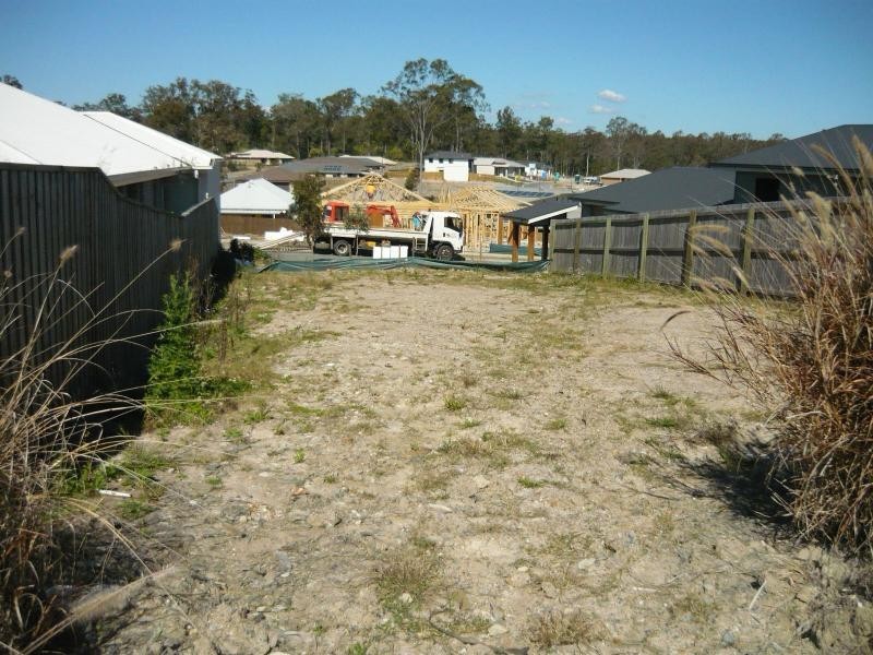 8 Richmond Crescent, Woodlands, Waterford QLD 4133
