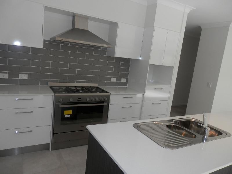 13 Prairie Avenue, Riverstone Crossing, Maudsland QLD 4210