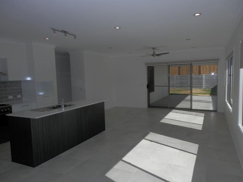 13 Prairie Avenue, Riverstone Crossing, Maudsland QLD 4210