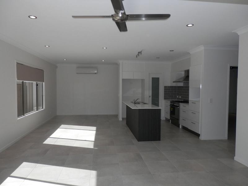 13 Prairie Avenue, Riverstone Crossing, Maudsland QLD 4210